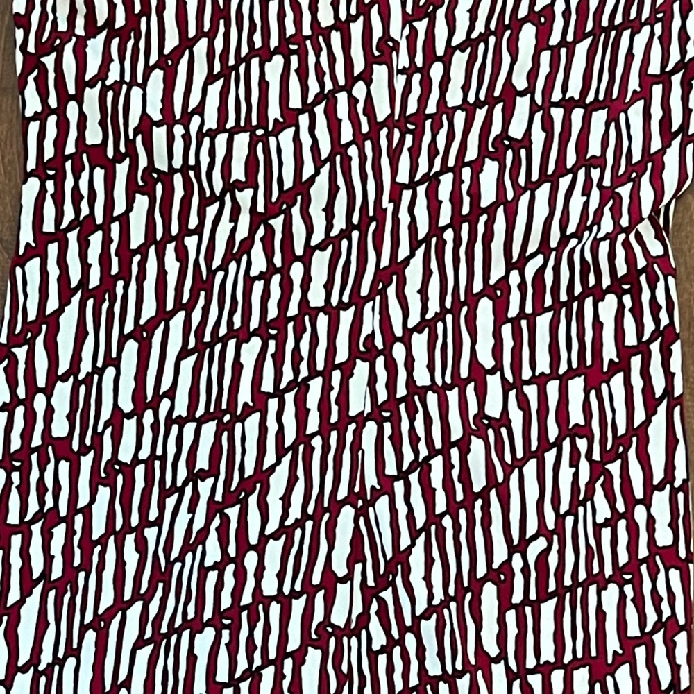 LAUNDRY Wrap Dress Red and White Patterned Size 8 and Wonderful - Picture 2 of 5